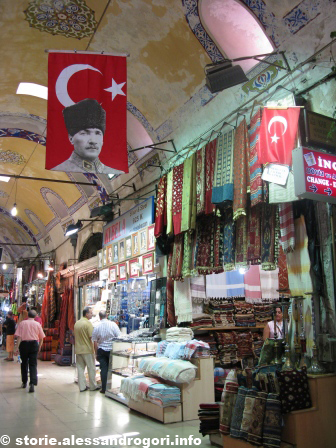 Atatürk nel Gran Bazar di İstanbul (foto Andrea)